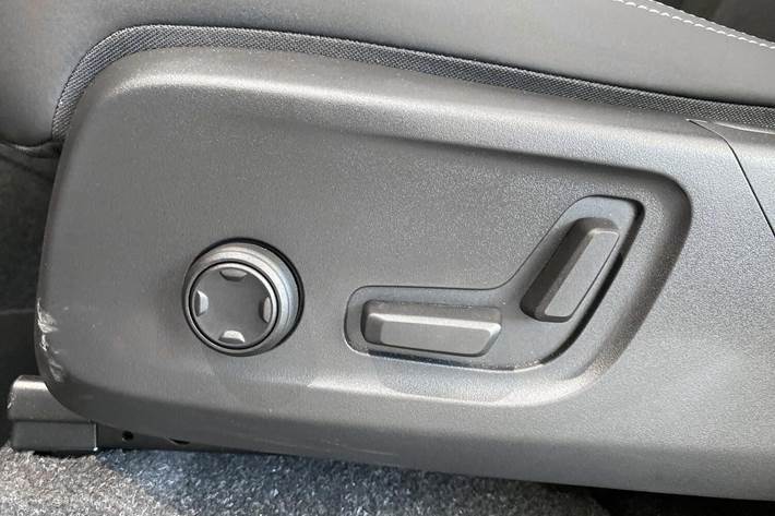 Blå Volvo EX40 fra 2025