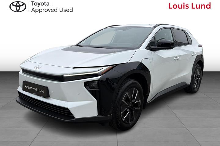 Hvid Toyota BZ4X fra 2026 set udefra