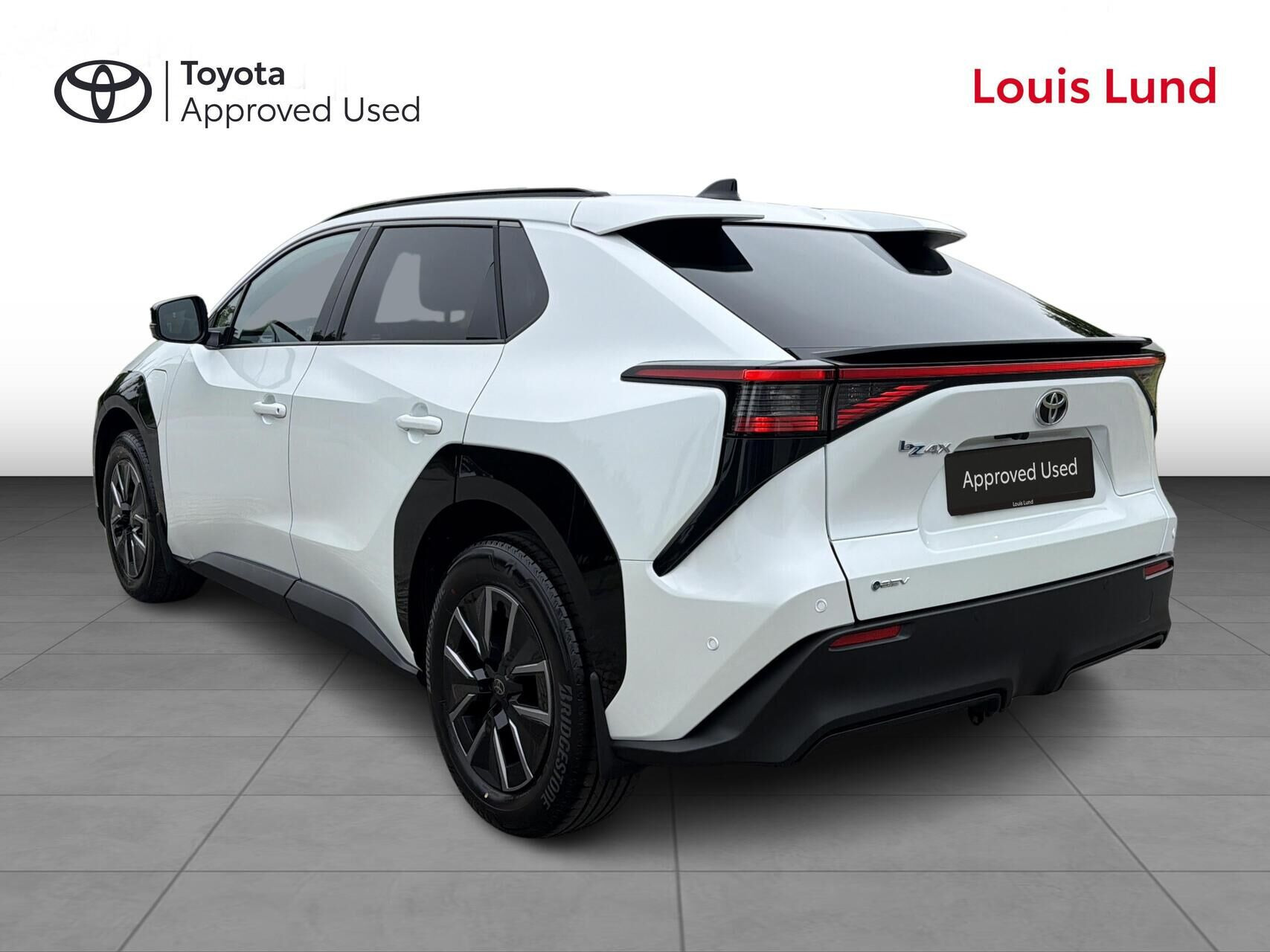 Hvid Toyota BZ4X fra 2026