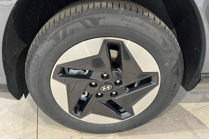 Grå Hyundai Kona fra 2026