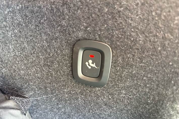 Grå Volvo XC40 fra 2023