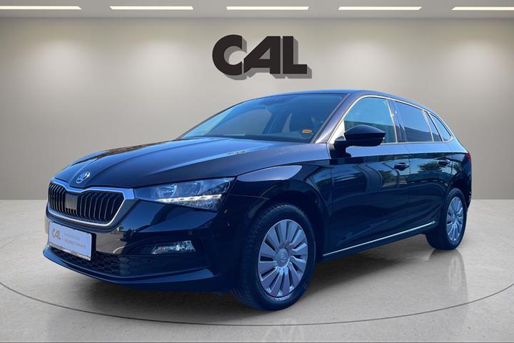 Sort Skoda Scala fra 2021 set udefra
