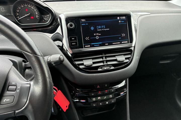 Sort Peugeot 208 fra 2018