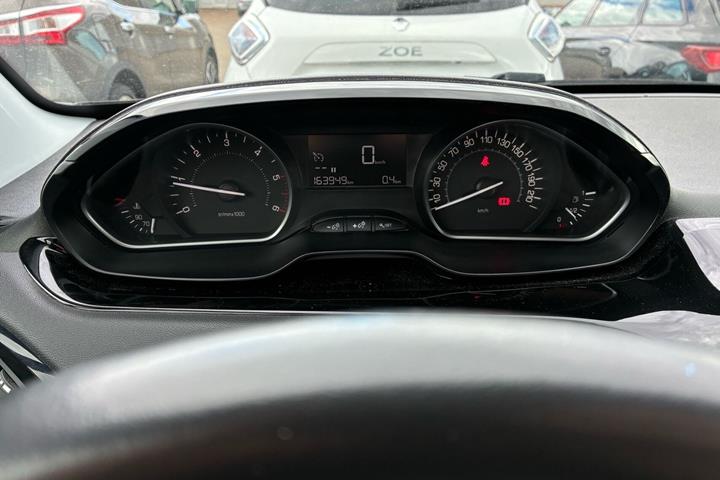 Sort Peugeot 208 fra 2018