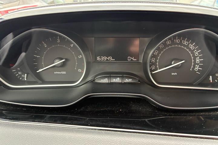 Sort Peugeot 208 fra 2018