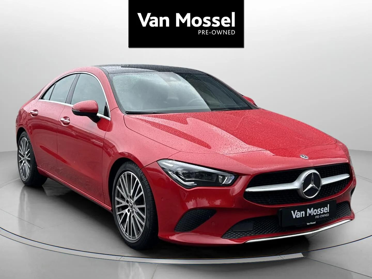 Rød Mercedes CLA200 fra 2019