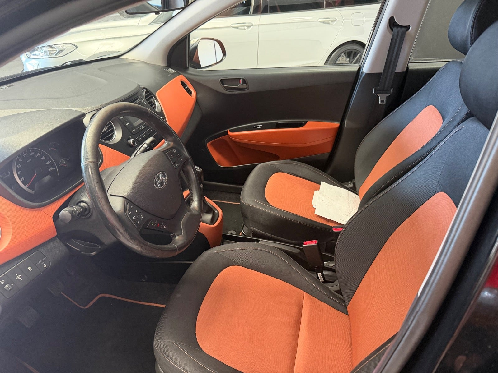 Sort Hyundai i10 fra 2014
