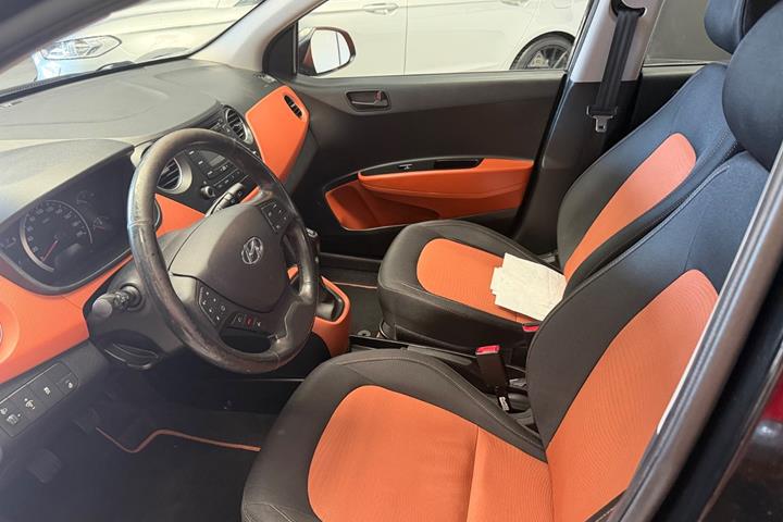 Sort Hyundai i10 fra 2014