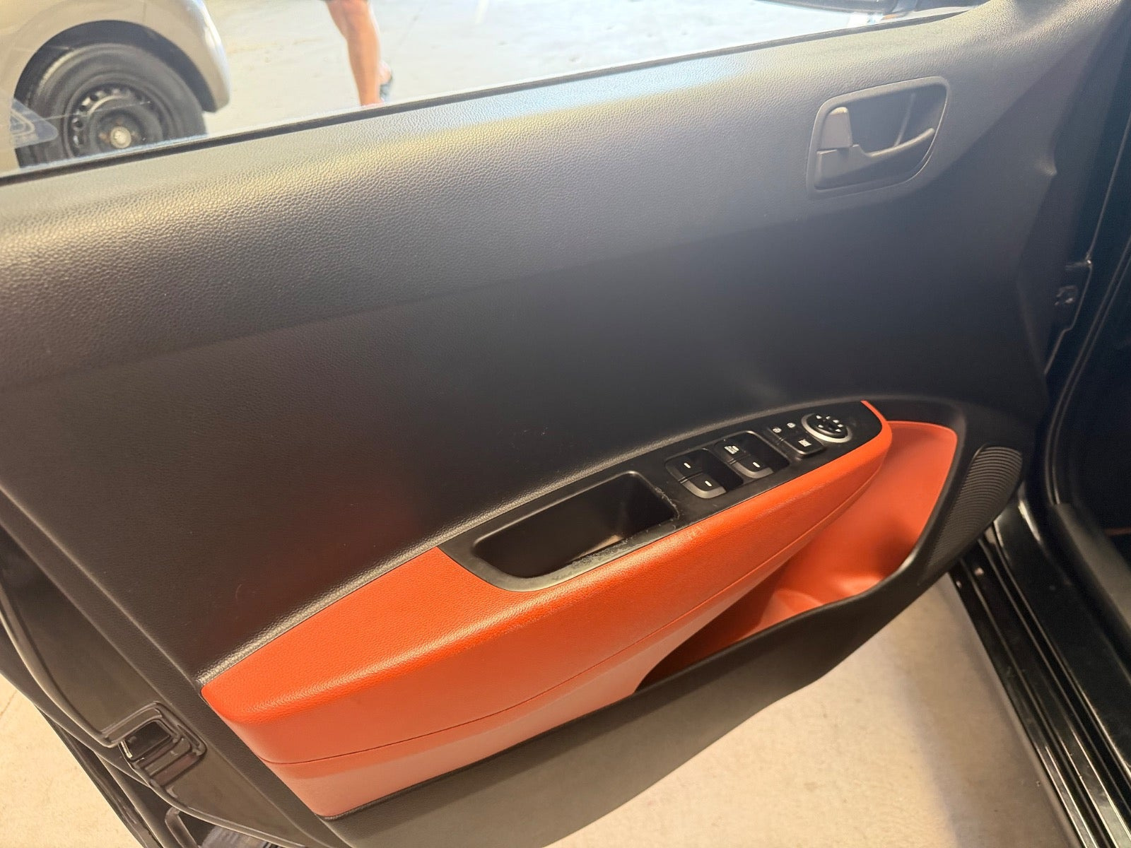 Sort Hyundai i10 fra 2014