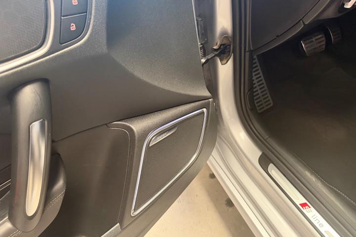 Sort Renault Twingo fra 2014
