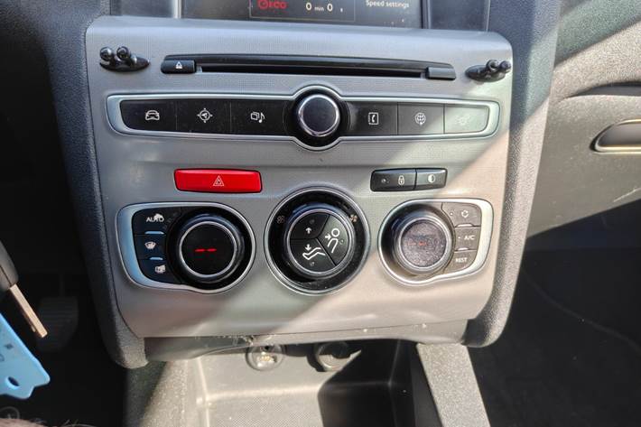 Gul Citroën C4 fra 2015