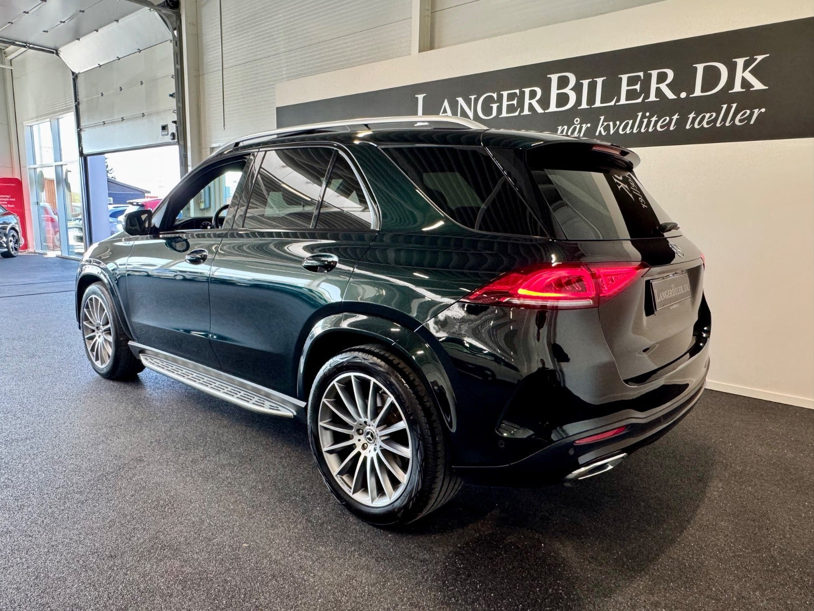 Grøn Mercedes GLE400 d fra 2021