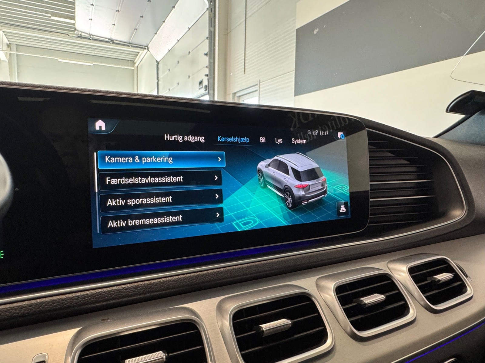Grøn Mercedes GLE400 d fra 2021