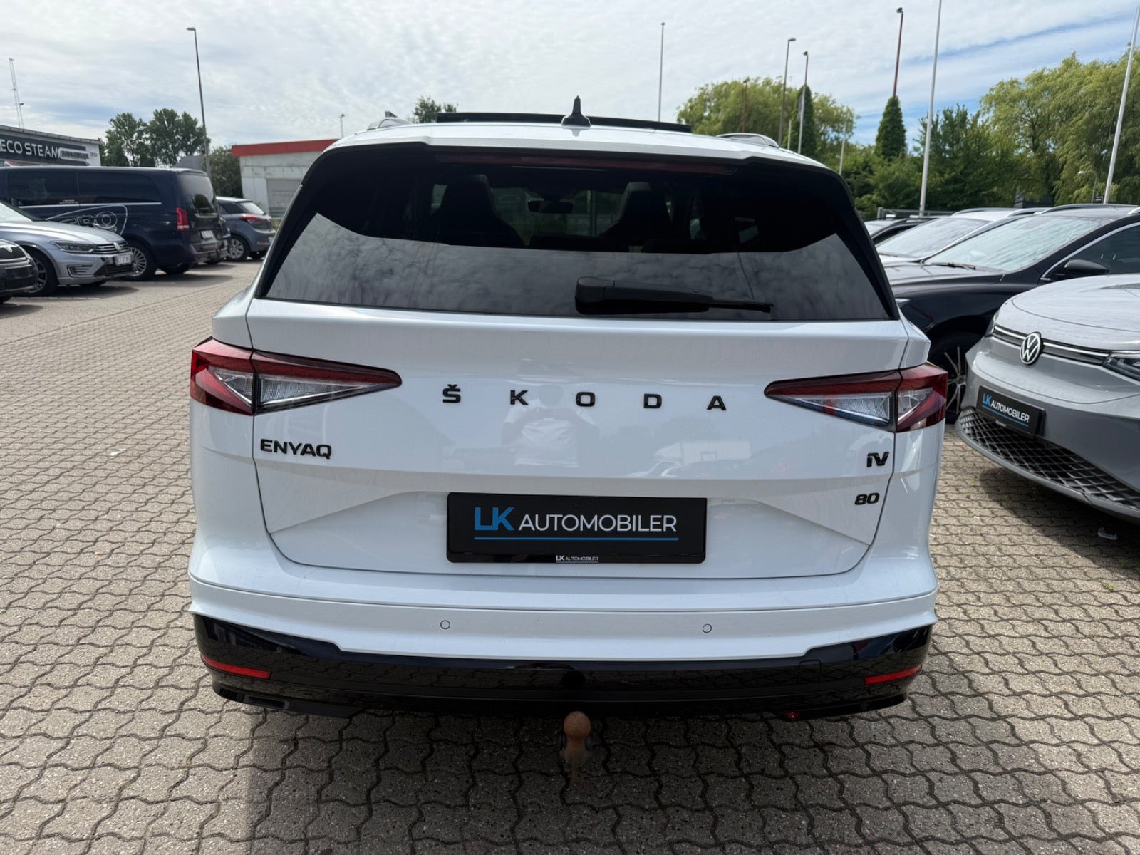 Hvid Skoda Enyaq fra 2022