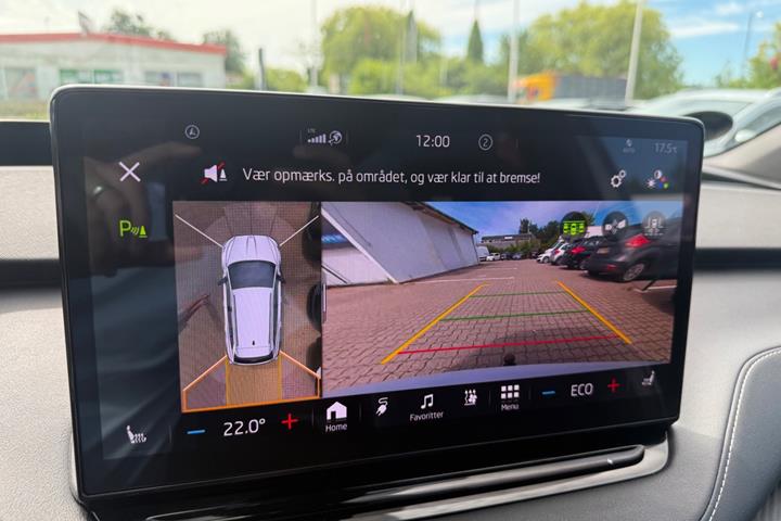 Hvid Skoda Enyaq fra 2022