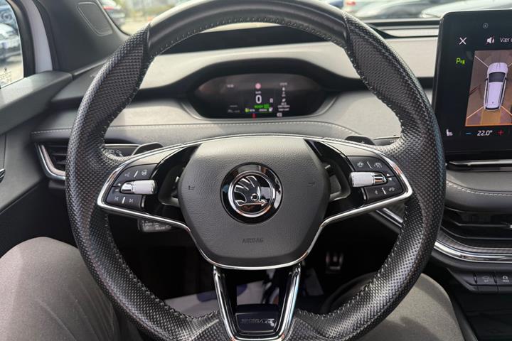 Hvid Skoda Enyaq fra 2022