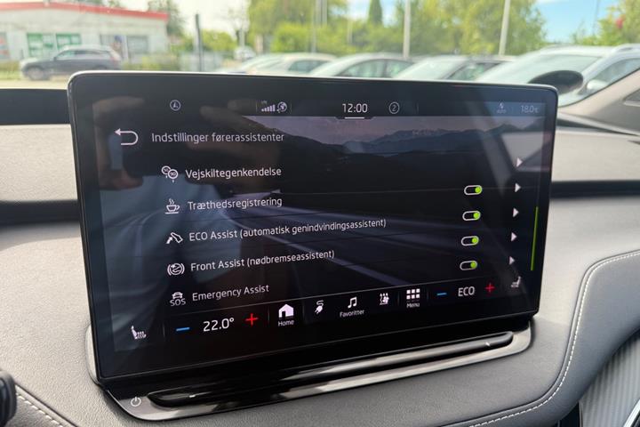 Hvid Skoda Enyaq fra 2022