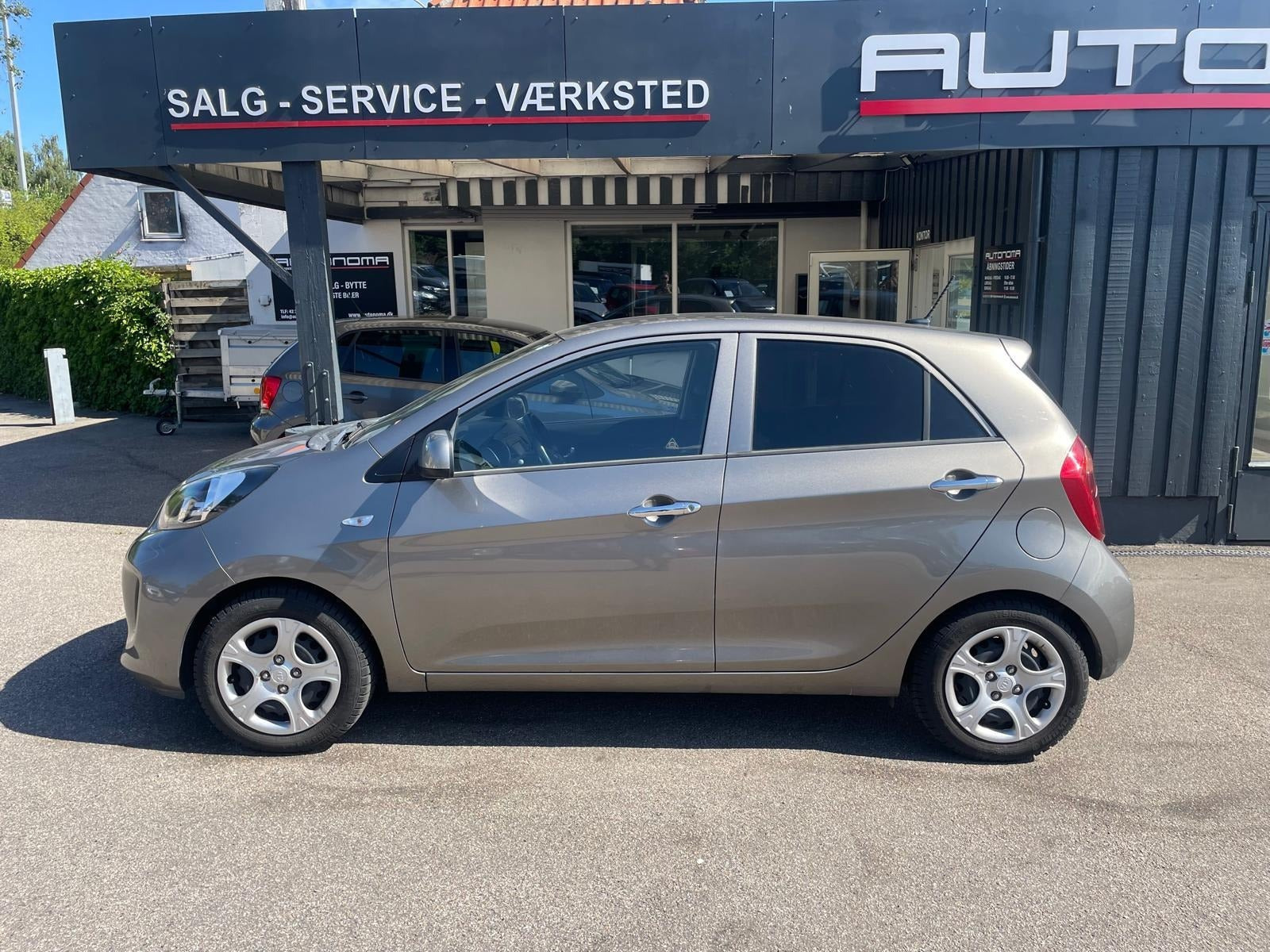 Brun Kia Picanto fra 2016