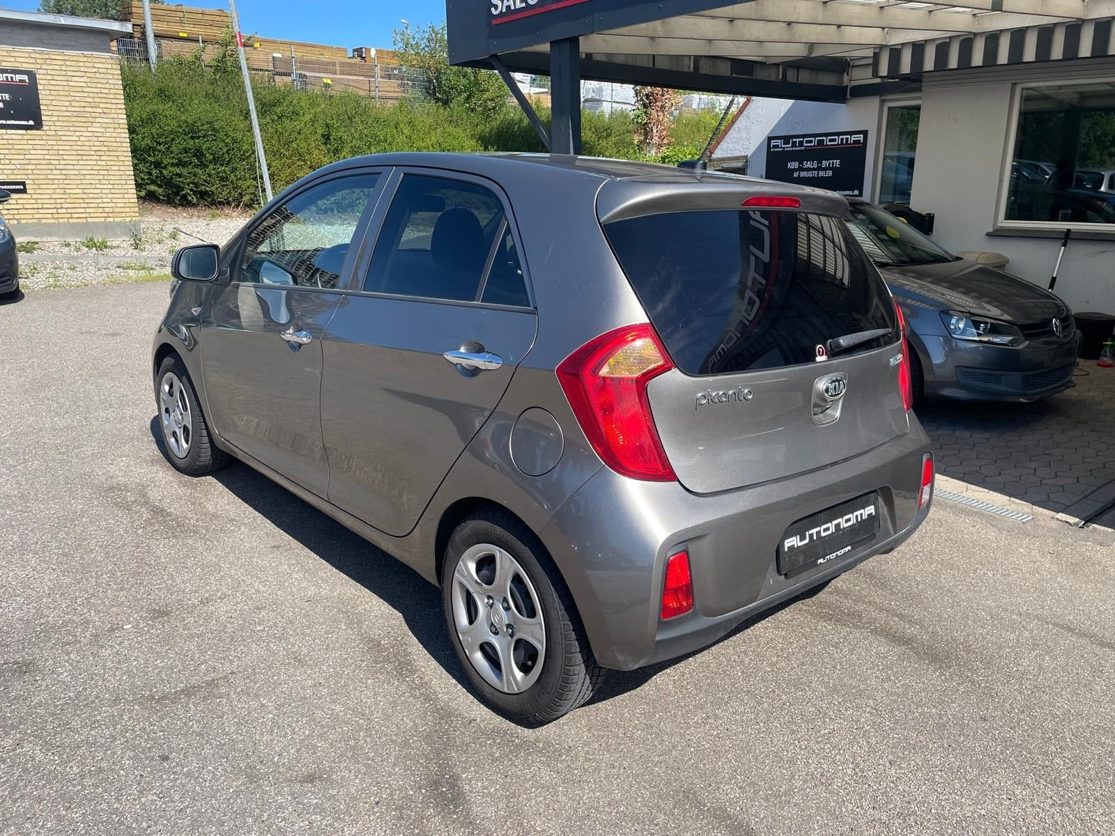 Brun Kia Picanto fra 2016