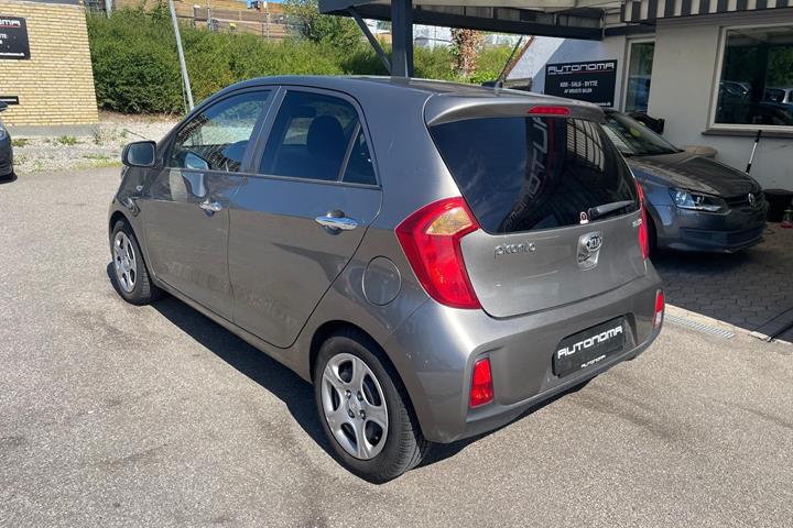 Brun Kia Picanto fra 2016