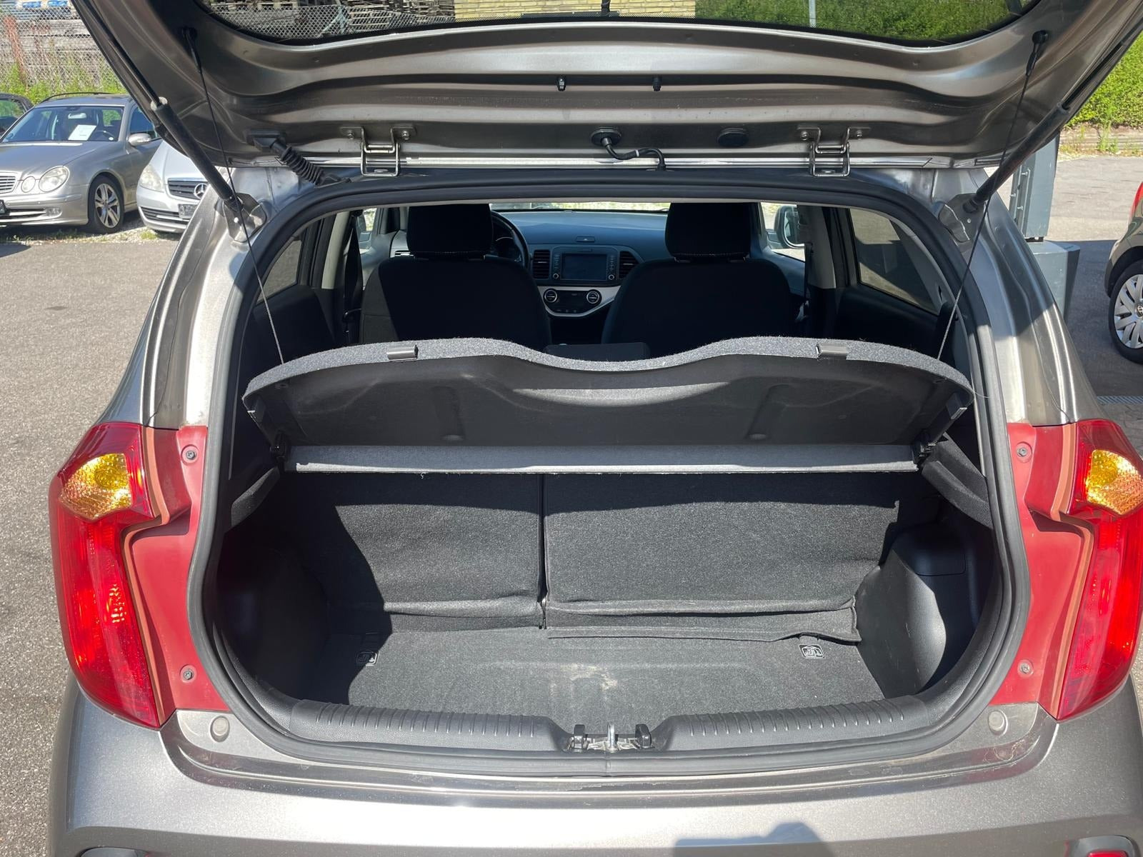 Brun Kia Picanto fra 2016