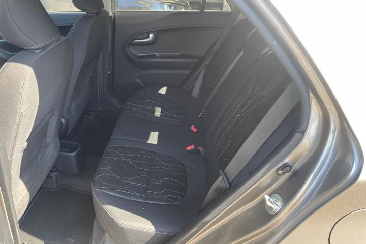 Brun Kia Picanto fra 2016