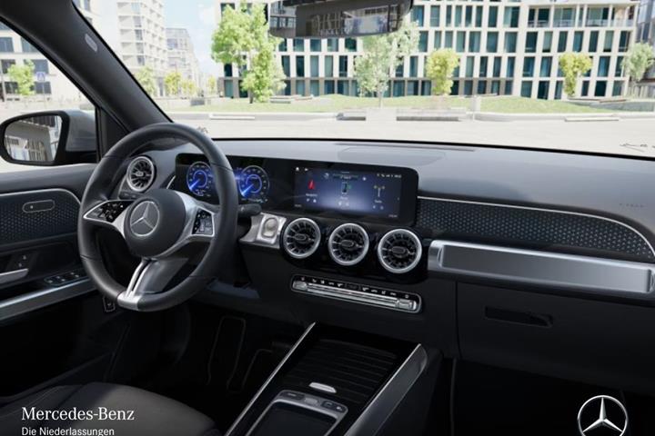 Grå Mercedes EQB250+ fra 2025