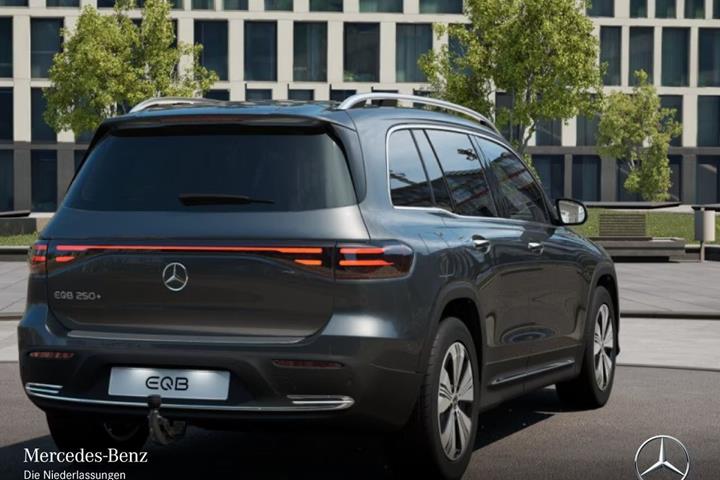 Grå Mercedes EQB250+ fra 2025