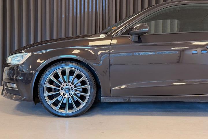 Brun Audi A3 fra 2014
