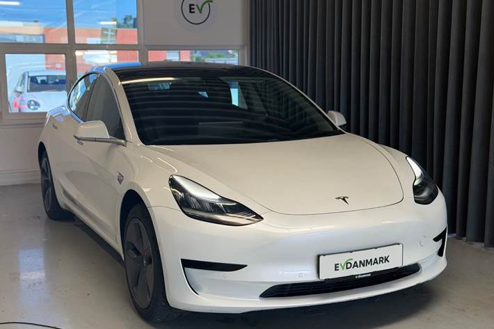 Hvid Tesla Model 3 fra 2019