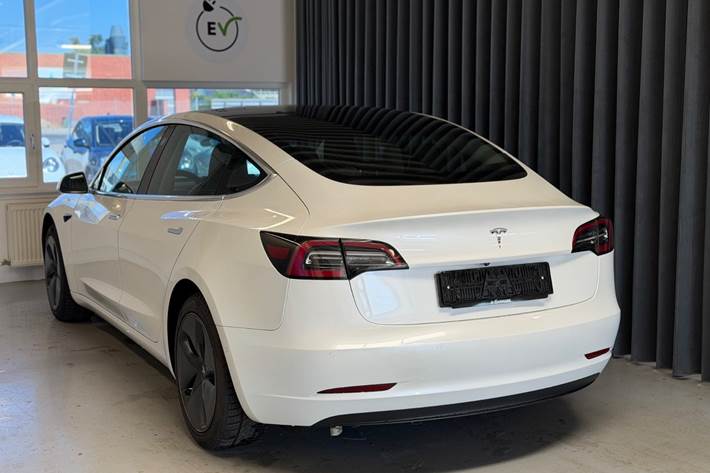 Hvid Tesla Model 3 fra 2019