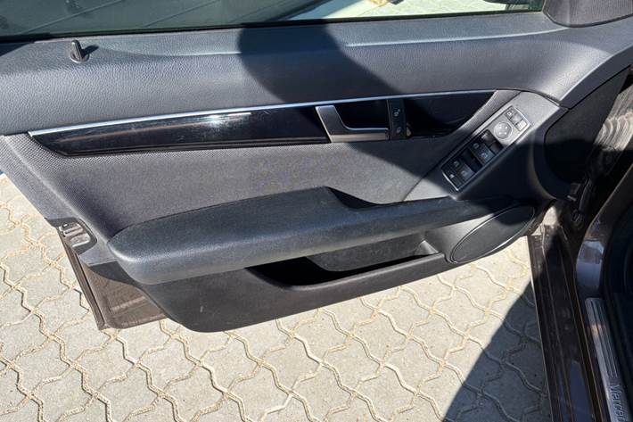 Brun Mercedes C180 fra 2014