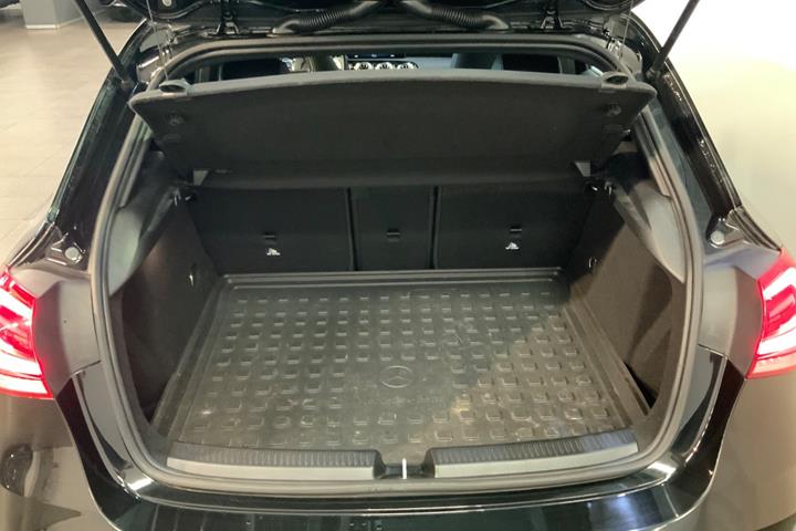 Sort Mercedes A200 fra 2019