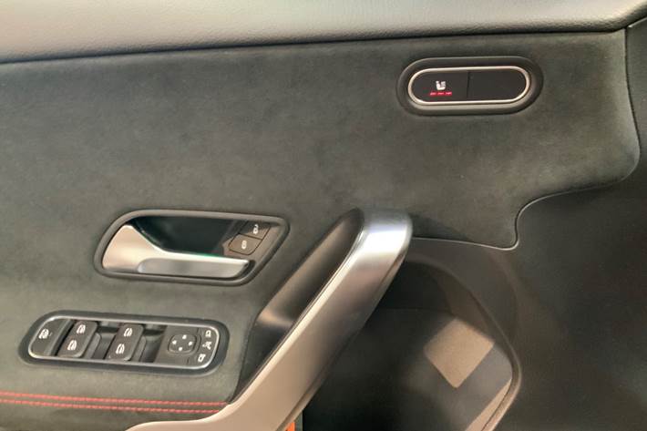 Sort Mercedes A200 fra 2019
