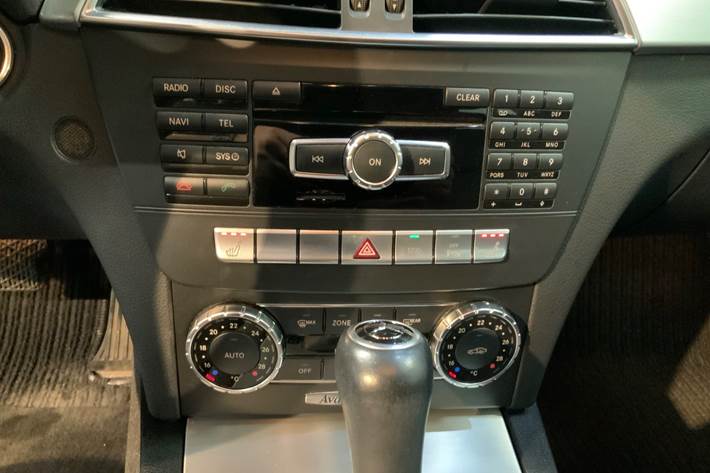 Sølv Mercedes C220 fra 2012