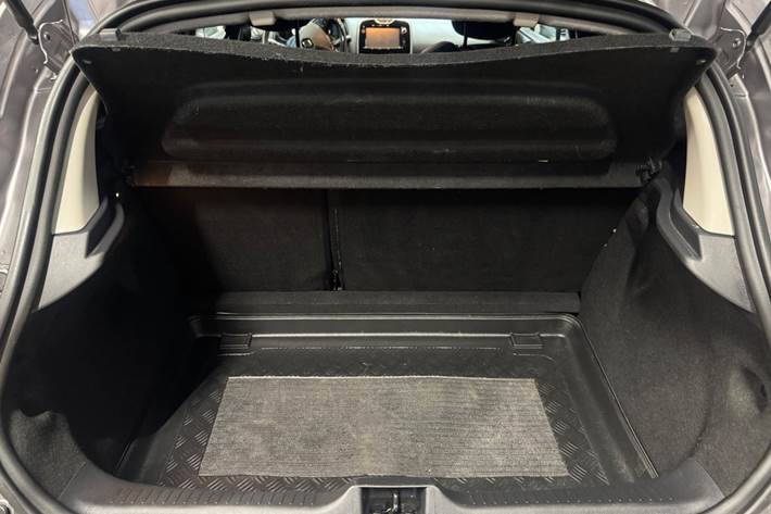 Grå Renault Clio IV fra 2015