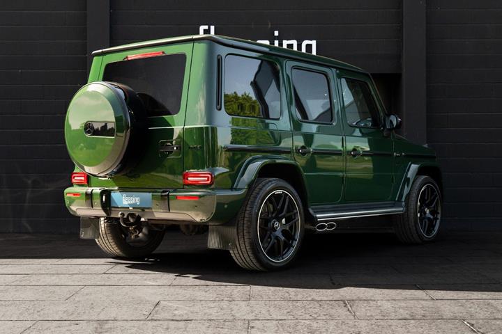Grøn Mercedes G63 fra 2023