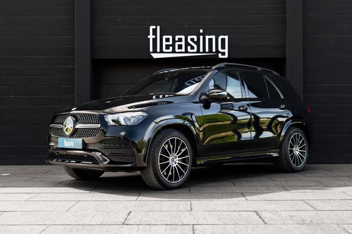 Sort Mercedes GLE350 de fra 2021 set udefra