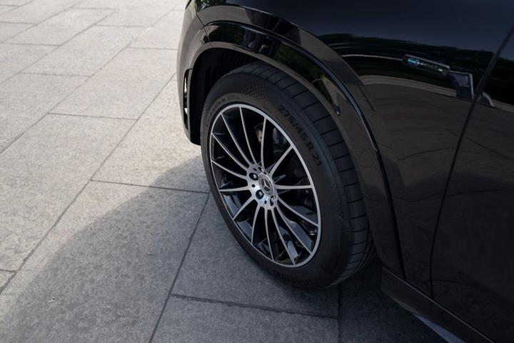 Sort Mercedes GLE350 de fra 2021