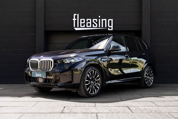 Sort BMW X5 fra 2023