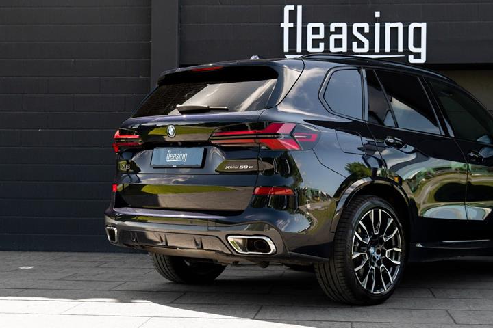 Sort BMW X5 fra 2023