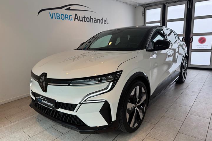 Hvid Renault Megane E-Tech fra 2023 set udefra