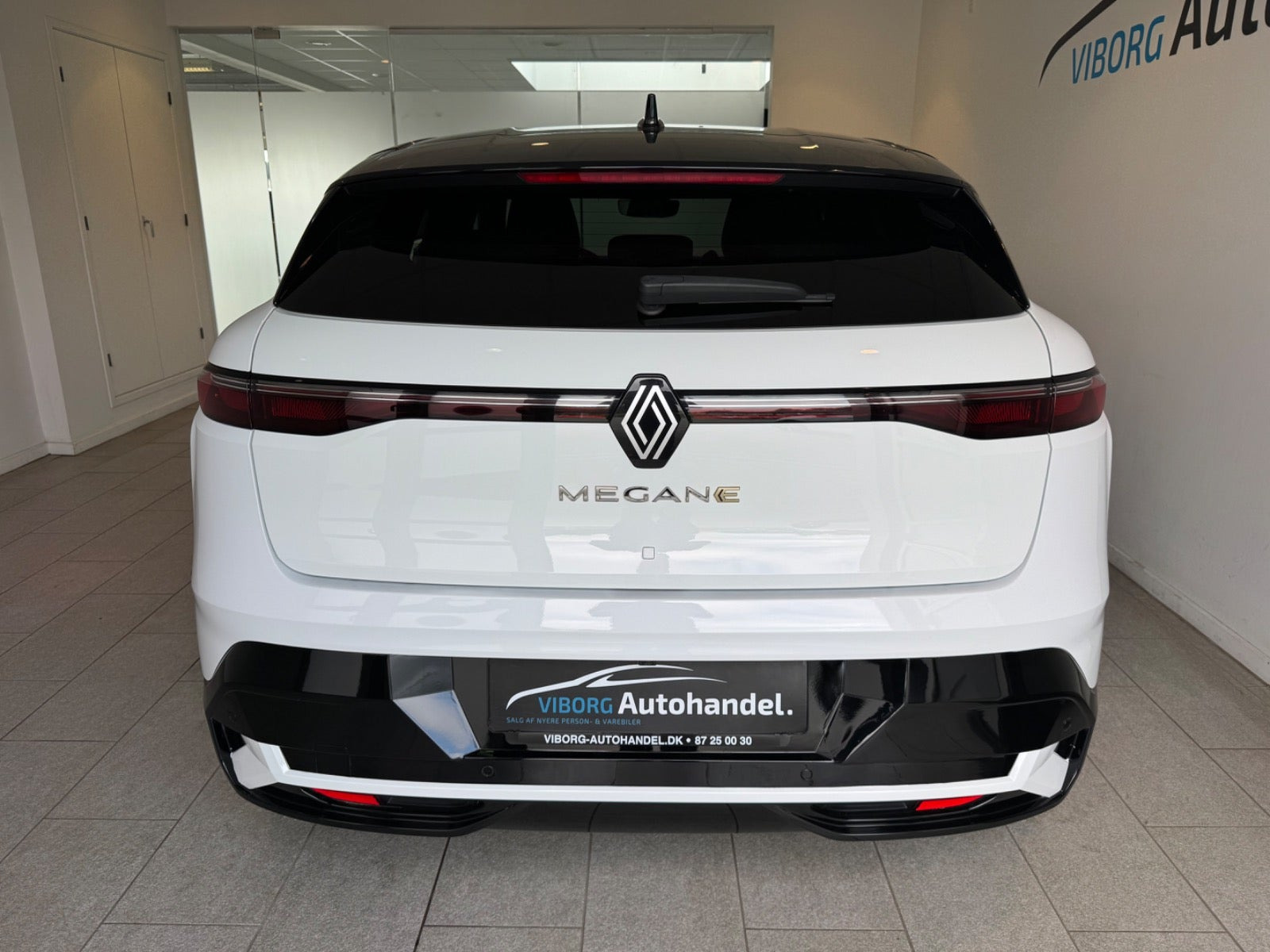 Hvid Renault Megane E-Tech fra 2023