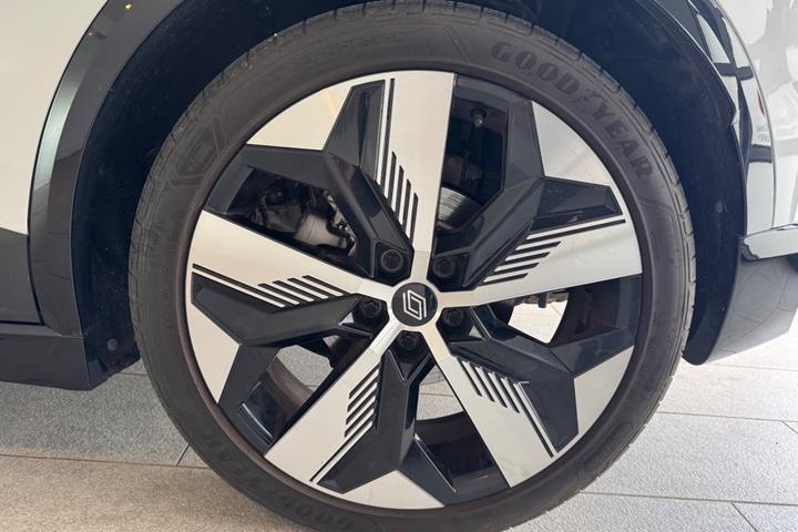 Hvid Renault Megane E-Tech fra 2023
