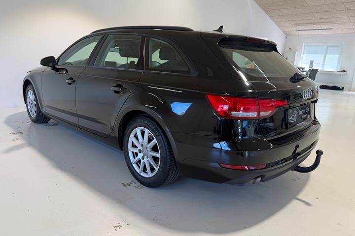 Sort Audi A4 fra 2017