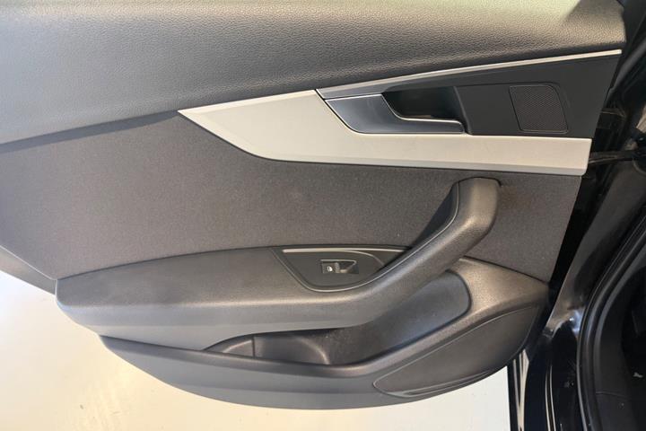 Sort Audi A4 fra 2017