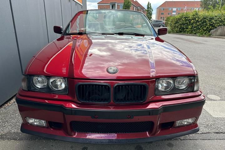 undefined BMW 325i fra 1993
