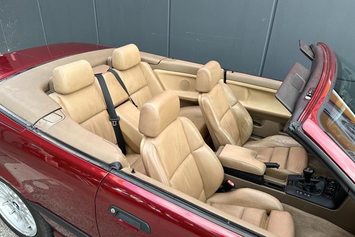 undefined BMW 325i fra 1993