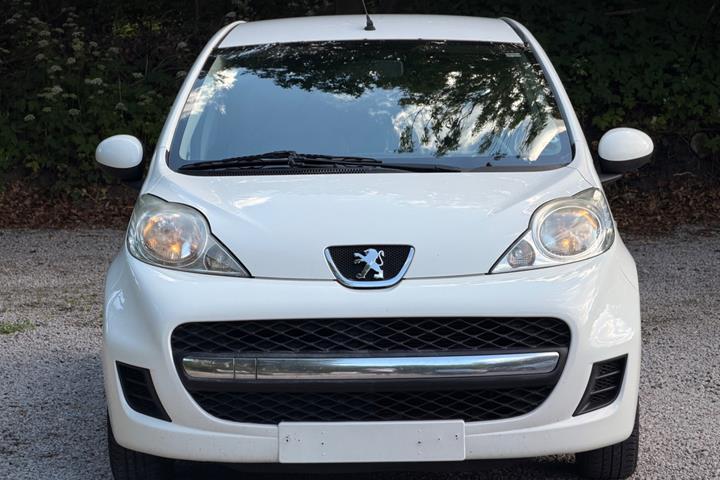 undefined Peugeot 107 fra 2011