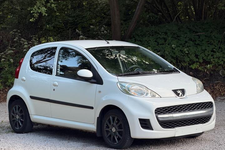 undefined Peugeot 107 fra 2011